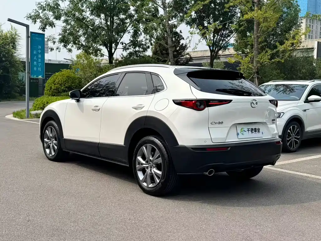 Mazda CX-30 2023 — фото 15