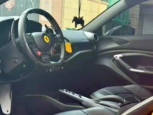 Ferrari F8 2021