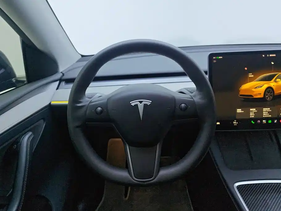 Tesla Model Y 2024 — фото 15