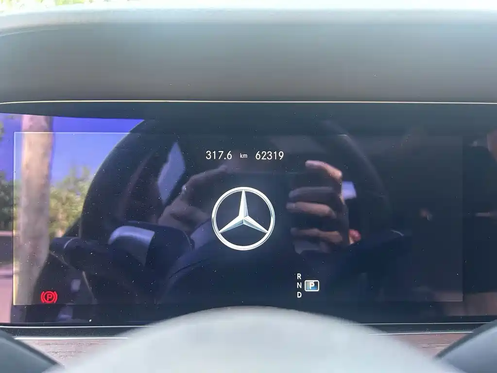 Mercedes-Benz E-Class 2023 — фото 9