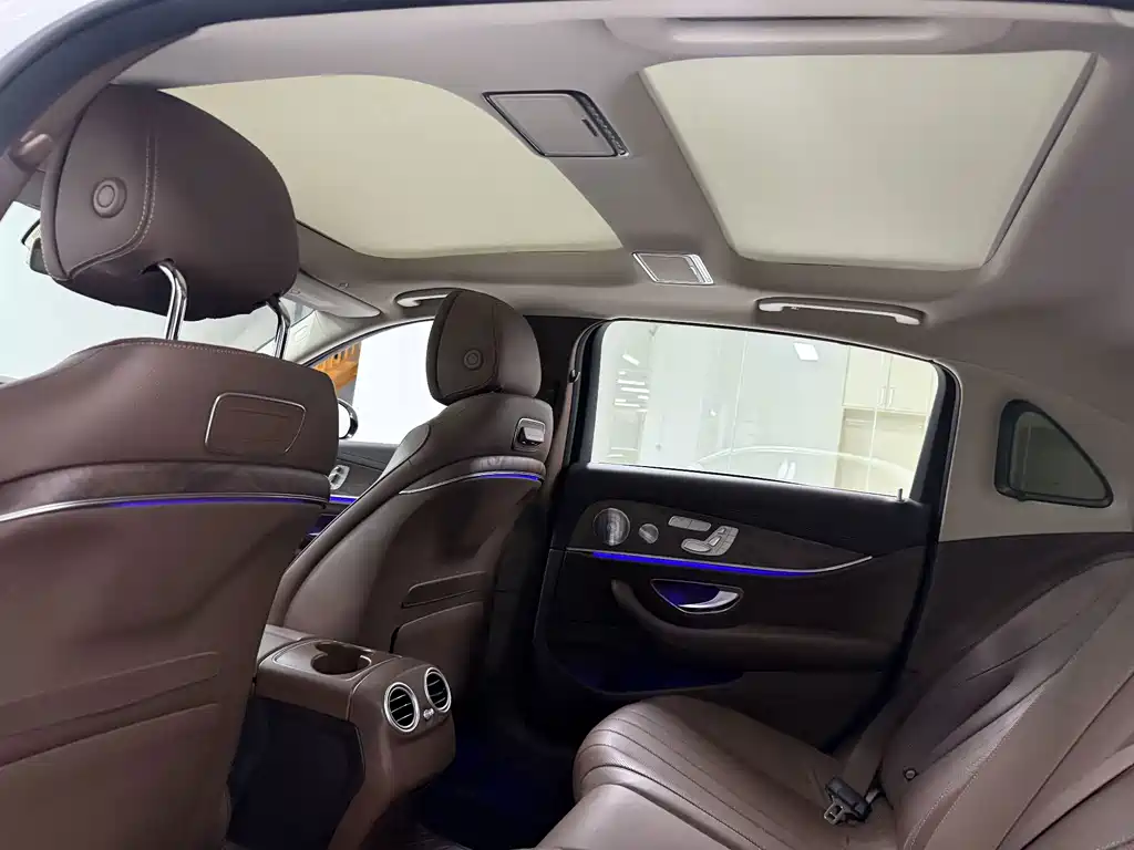 Mercedes-Benz E-Class 2020 — фото 15