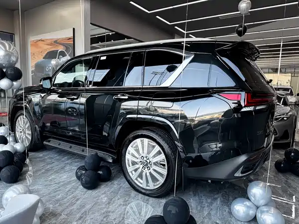 Lexus LX 2025