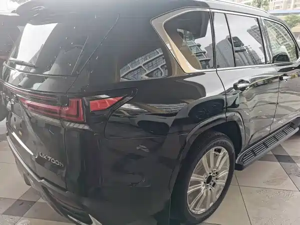 Lexus LX 2025