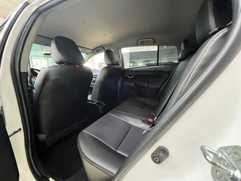 Toyota Yaris L 2023