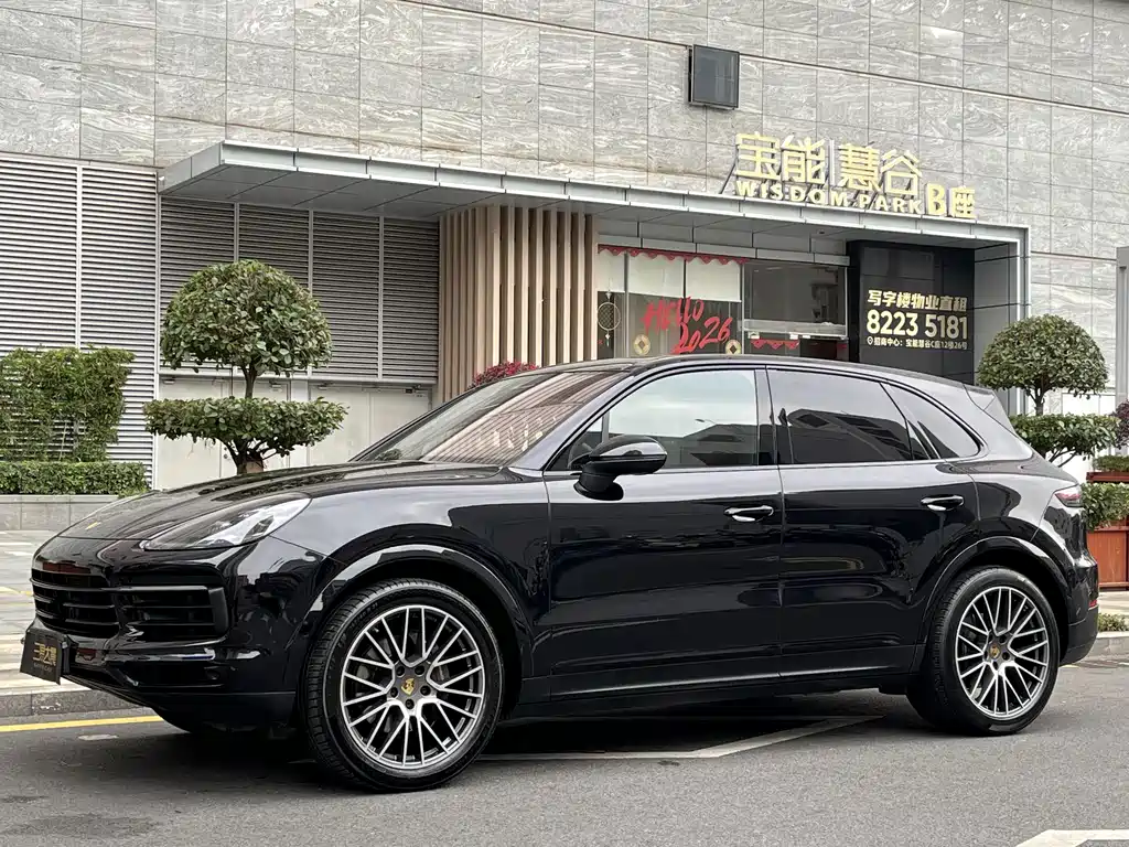 Porsche Cayenne 2021 — фото 1