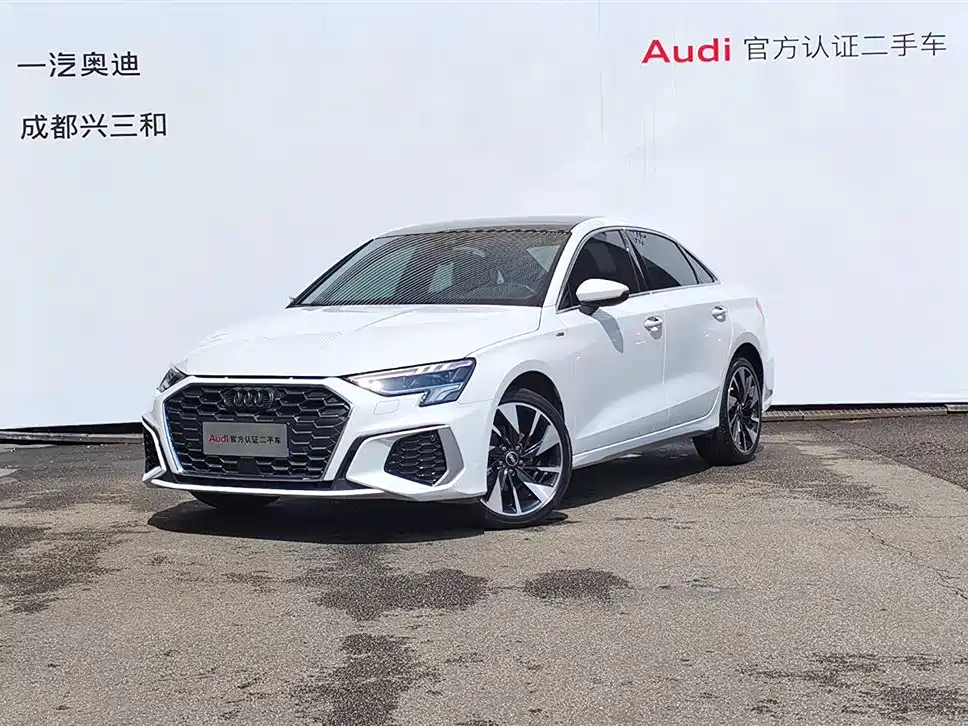 Audi A3 2024 — фото 1