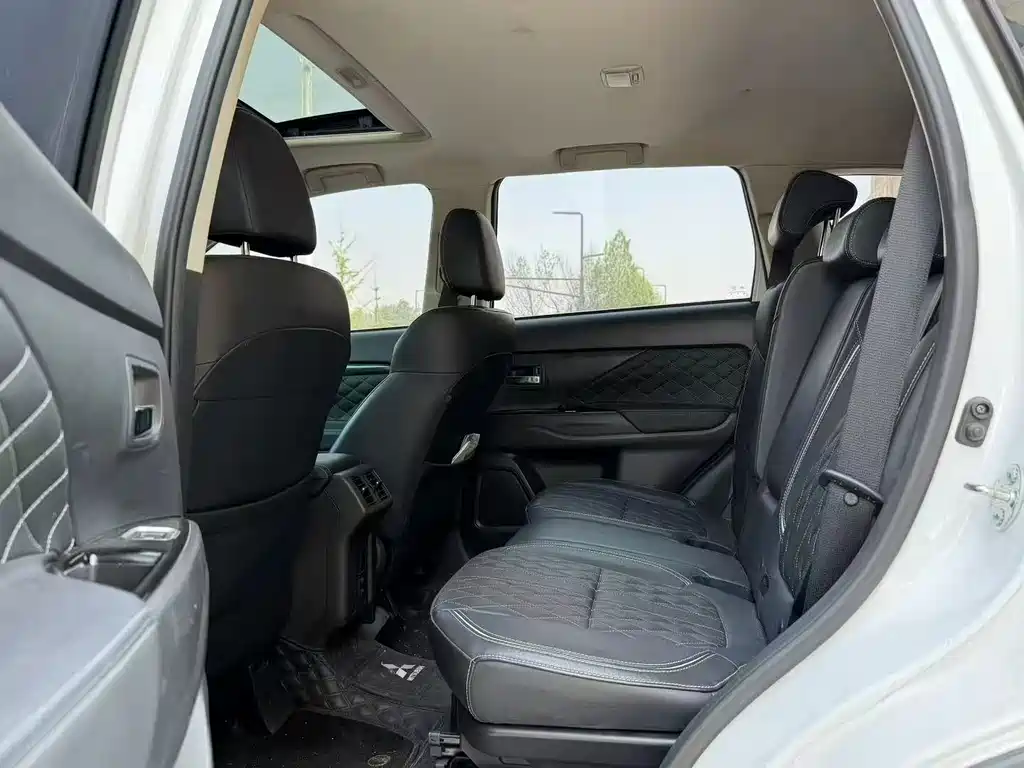 Mitsubishi Outlander 2021