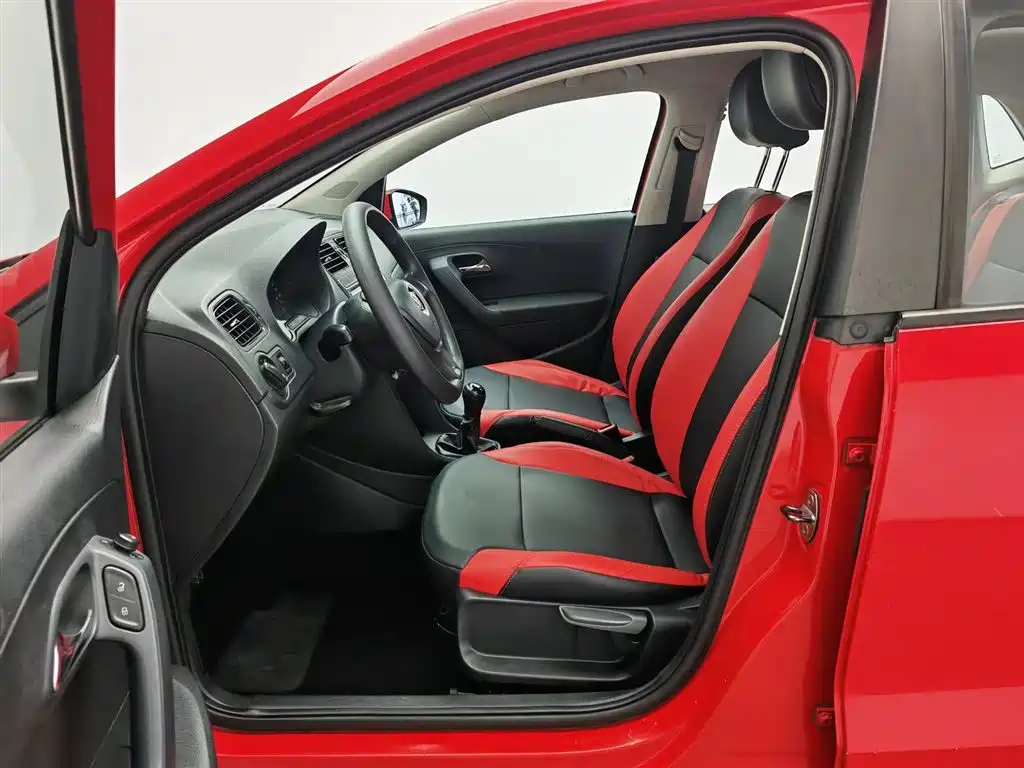 Volkswagen Polo 2015 — фото 10
