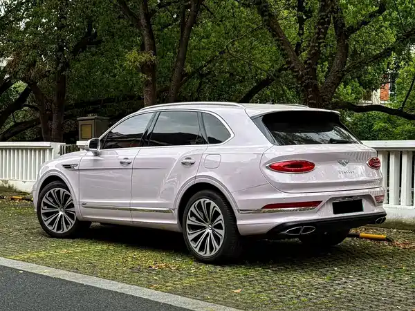 Bentley Bentayga Plug-In Hybrid 2022
