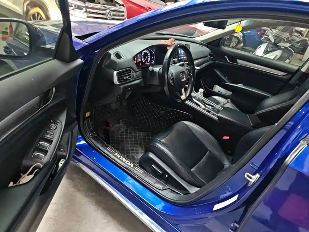 Honda Accord 2019 — фото 16
