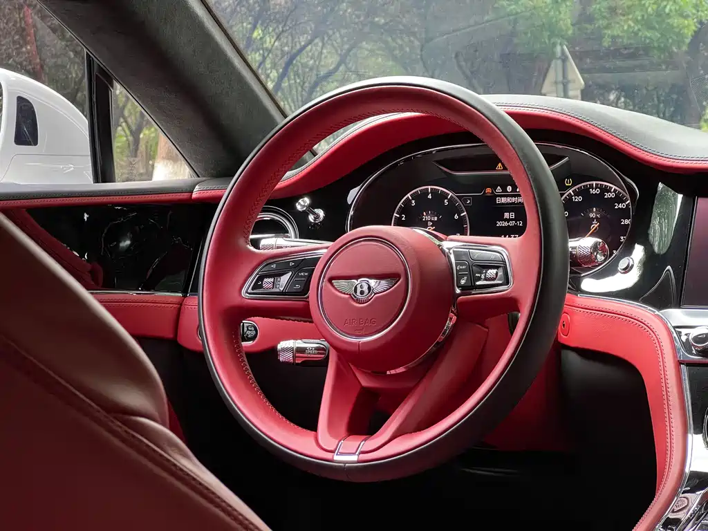 Bentley Continental 2021 — фото 14