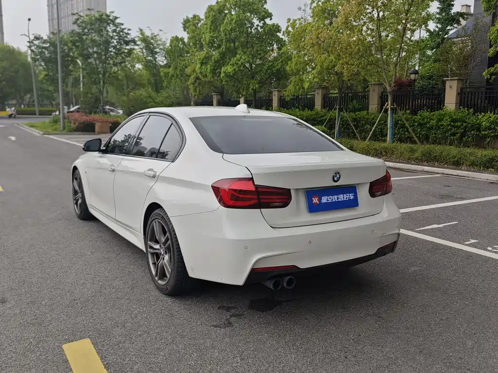 BMW 3 Series 2018 — фото 13