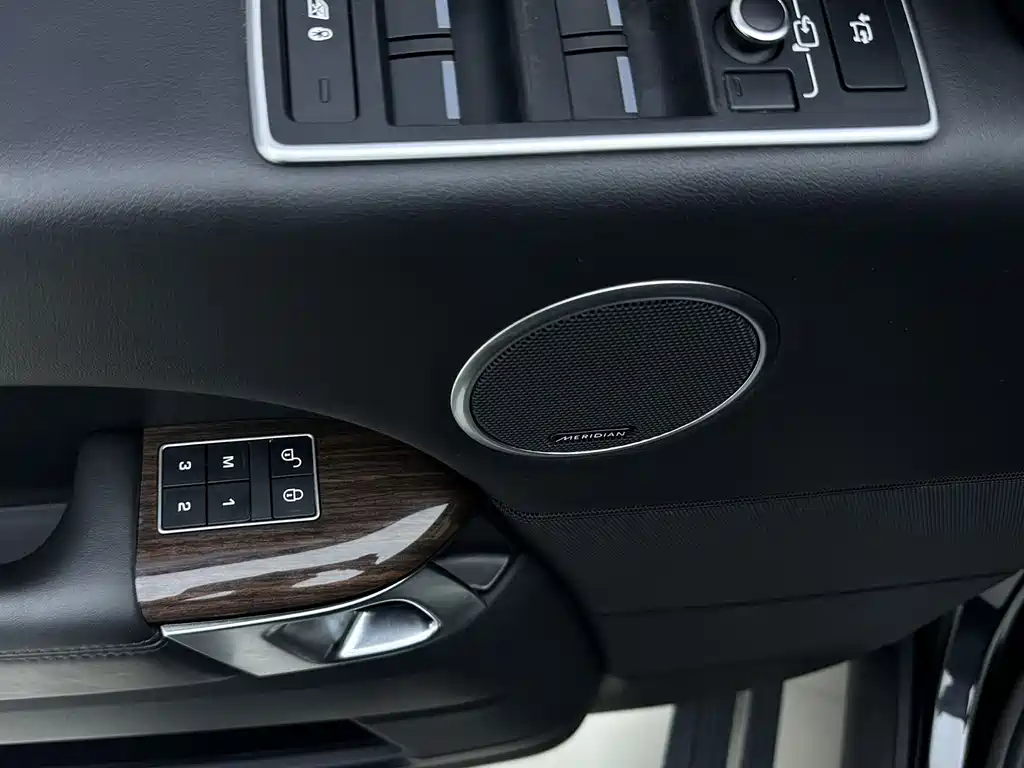 Land Rover Range Rover 2015 — фото 16