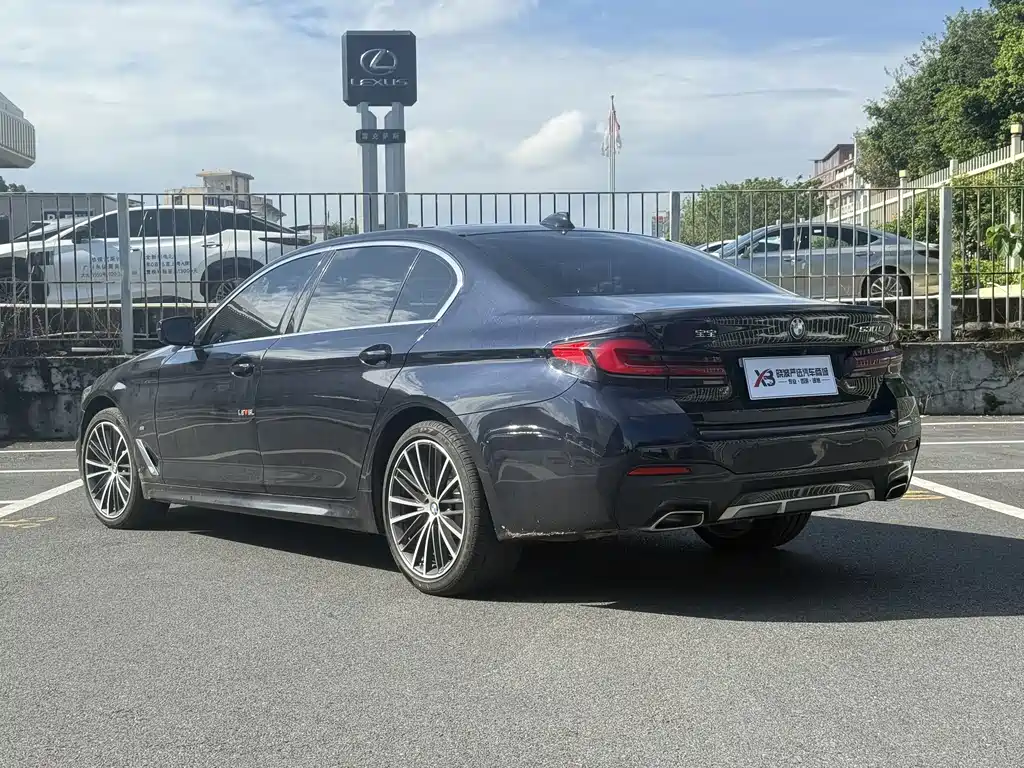 BMW 5 Series 2022 — фото 13