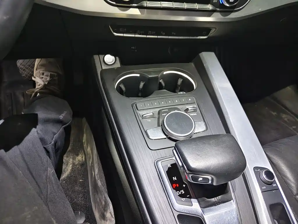 Audi A4L 2019