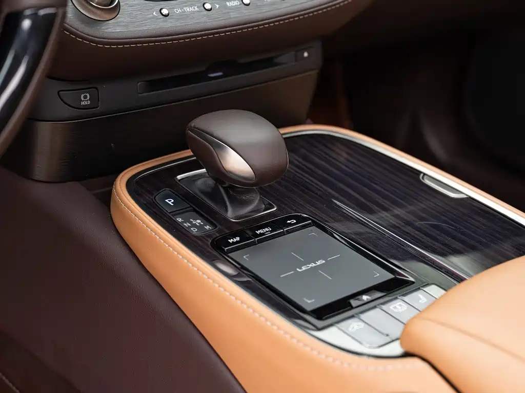 Lexus LS 2019 — фото 15
