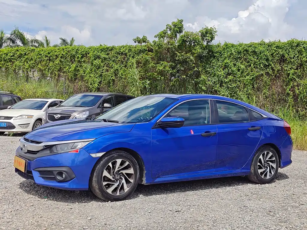 Honda Civic 2017 — фото 2