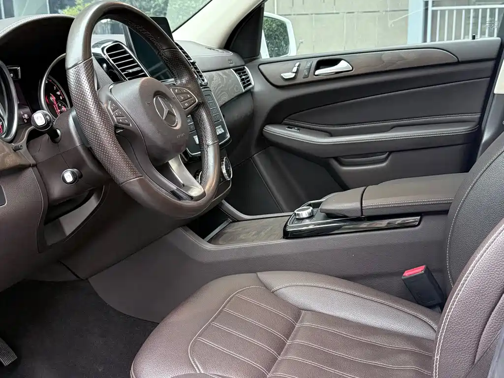 Mercedes-Benz GLE 2017 — фото 13