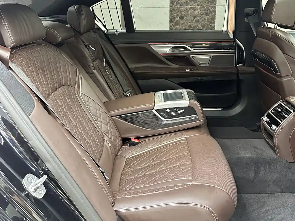 BMW 7 Series 2022 — фото 12