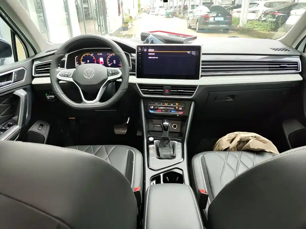 Volkswagen Tiguan L 2024