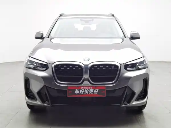 BMW iX3 2024
