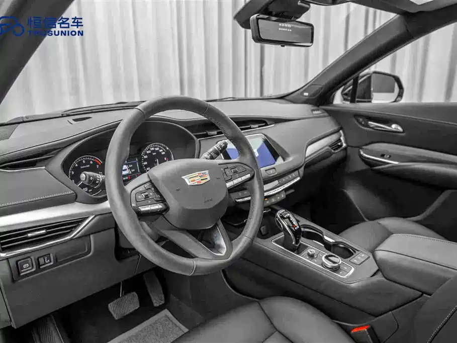 Cadillac XT4 2023 — фото 12