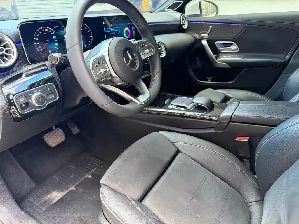 Mercedes-Benz A-Class 2020 — фото 24