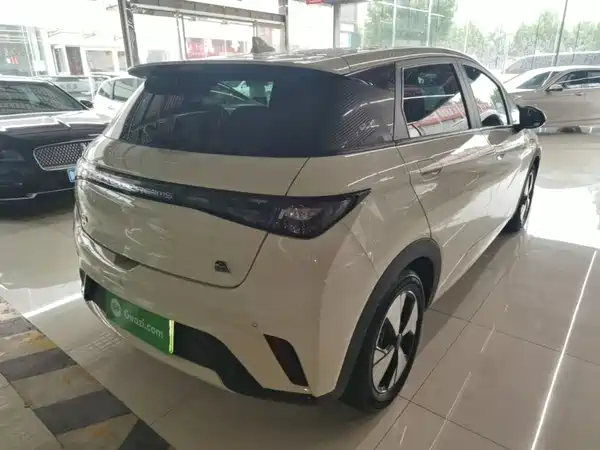 BYD Dolphin 2023