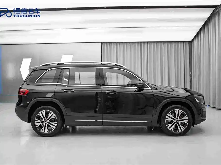 Mercedes-Benz GLB 2025
