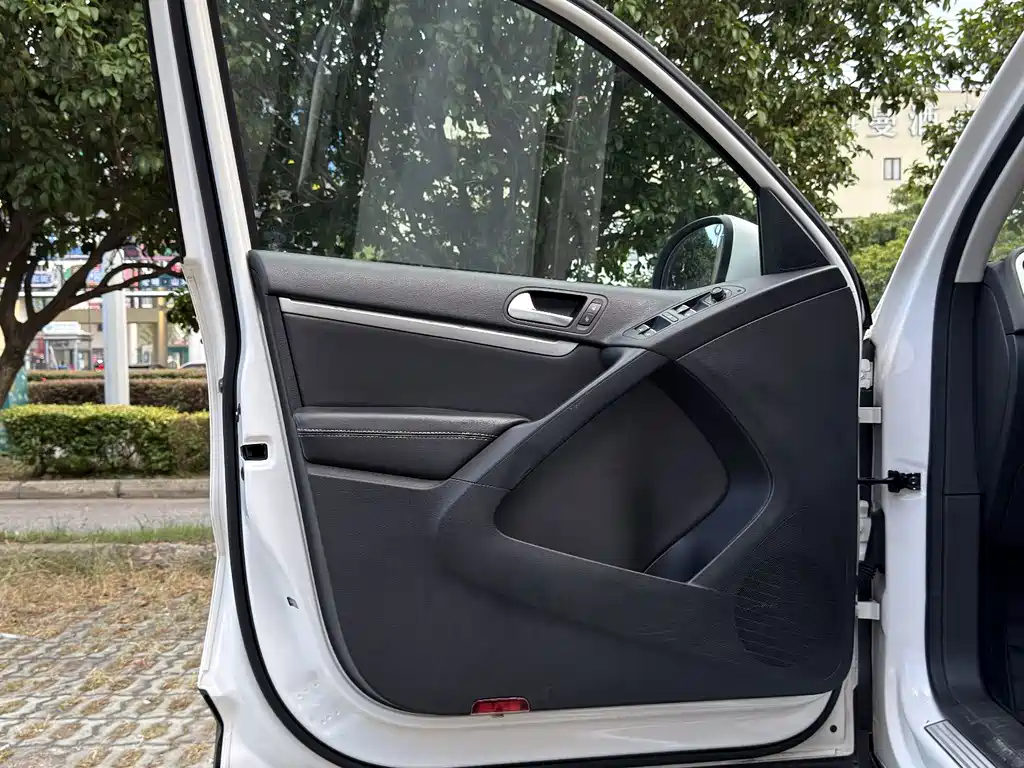 Volkswagen Tiguan 2017 — фото 10