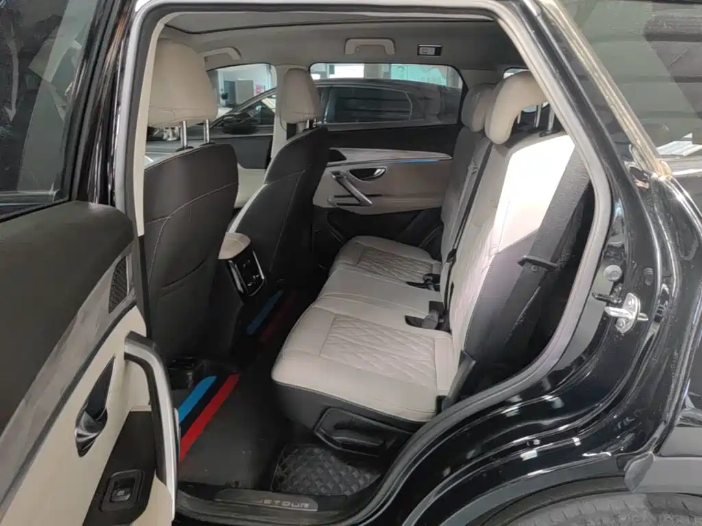 Jetour Jietu X70 PLUS 2024 — фото 17
