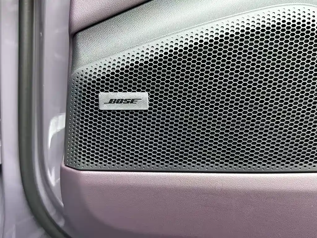 Porsche Macan New Energy 2025 — фото 3