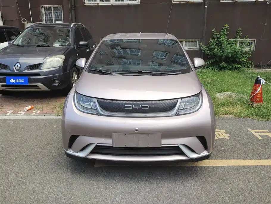 BYD Dolphin 2023