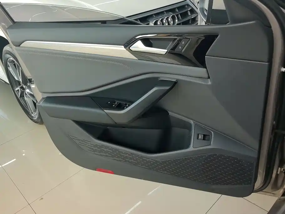 Volkswagen Sagitar 2022