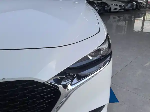 Mazda 3 Axela 2022