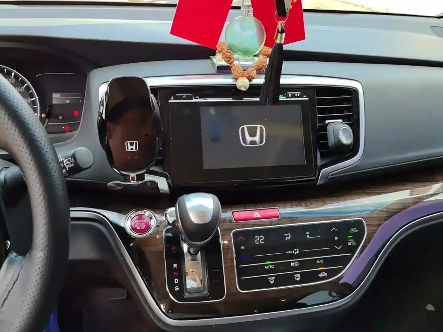 Honda Odyssey 2016 — фото 13