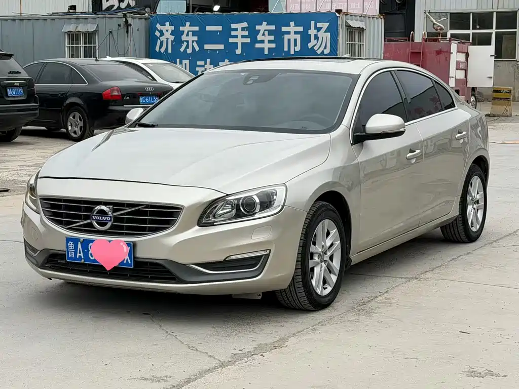 Volvo S60 2018 — фото 1