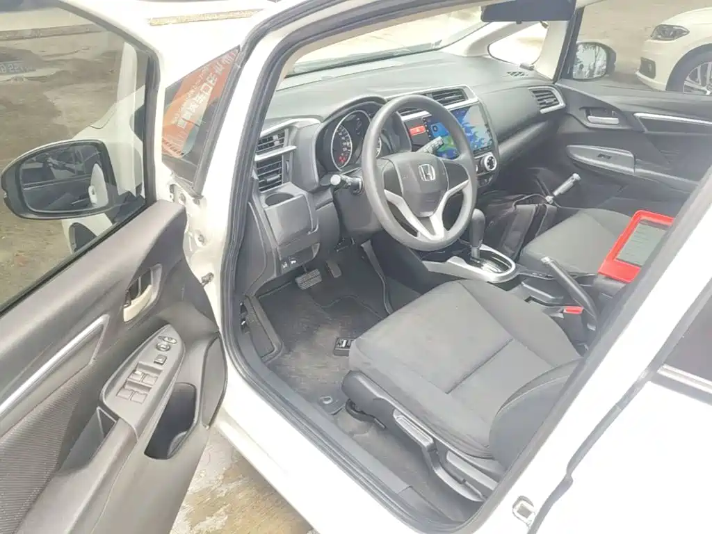 Honda Fit 2015 — фото 16