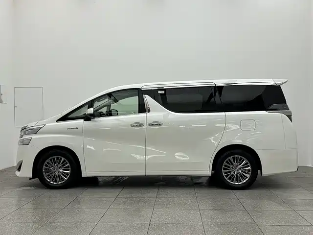Toyota Alphard 2019 — фото 8