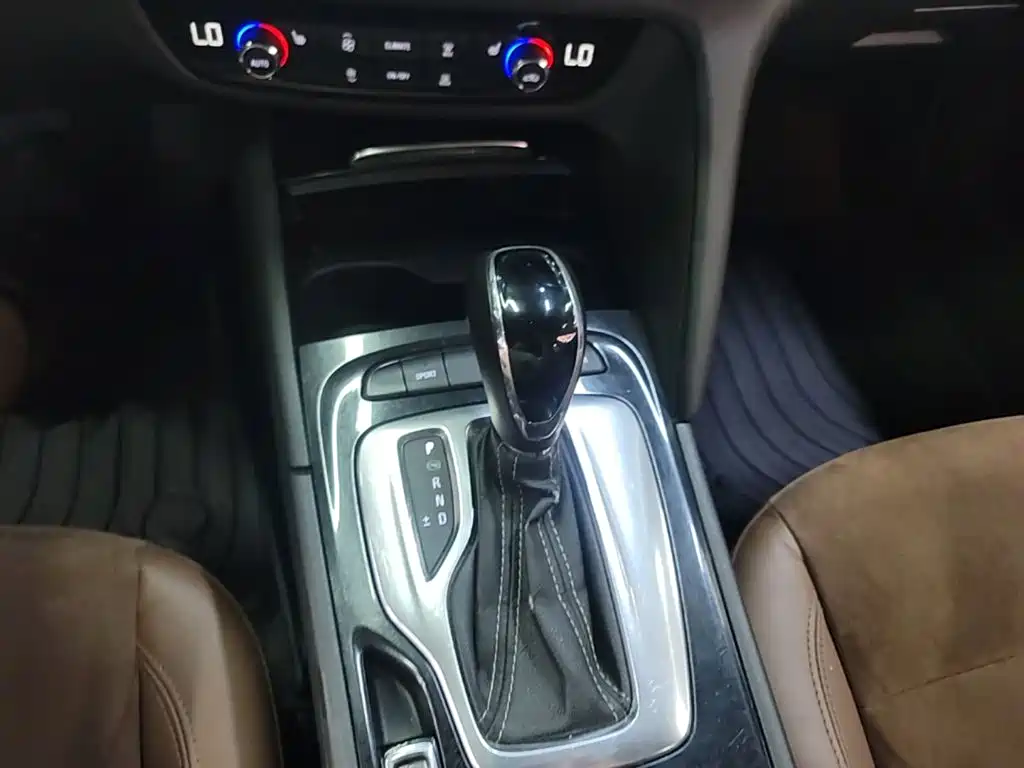 Buick Regal 2019 — фото 14