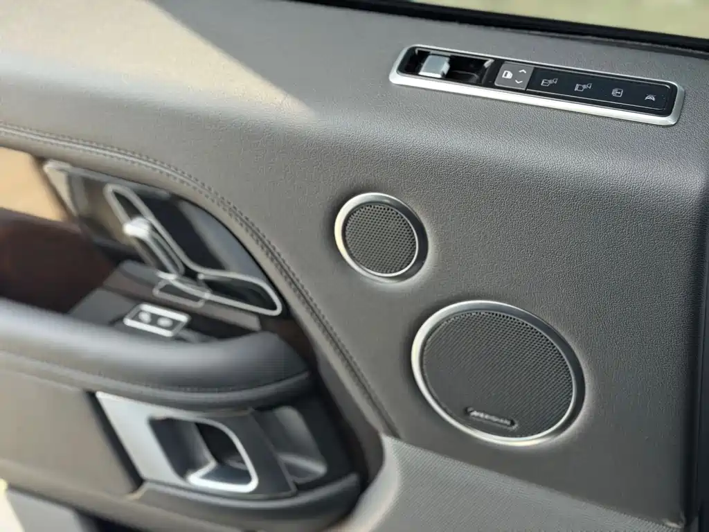 Land Rover Range Rover 2021 — фото 13