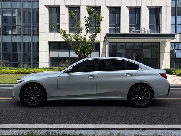 BMW 3 Series 2025