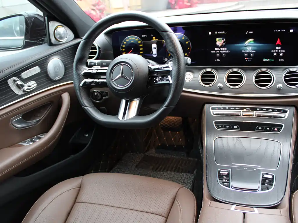 Mercedes-Benz E-Class 2022 — фото 15