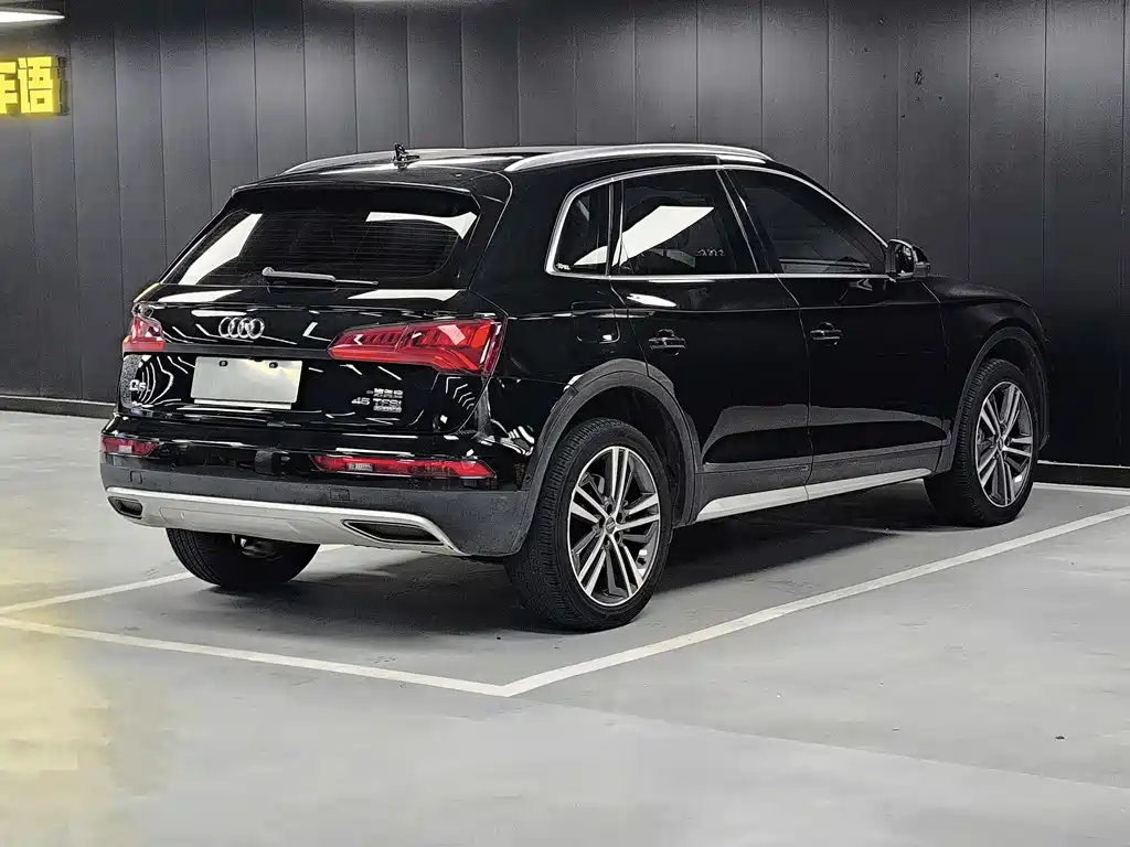 Audi Q5L 2021 — фото 15