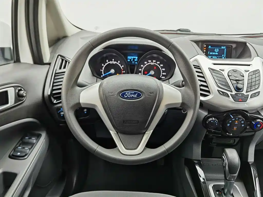 Ford EcoSport 2016 — фото 11