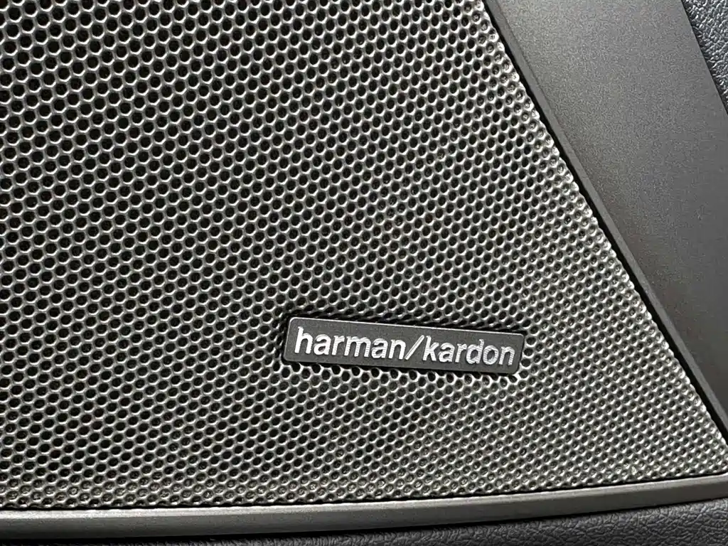 BMW 3 Series 2021 — фото 12