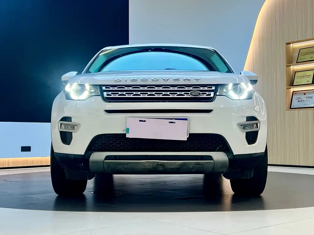 Land Rover Discovery Sport 2017 — фото 2