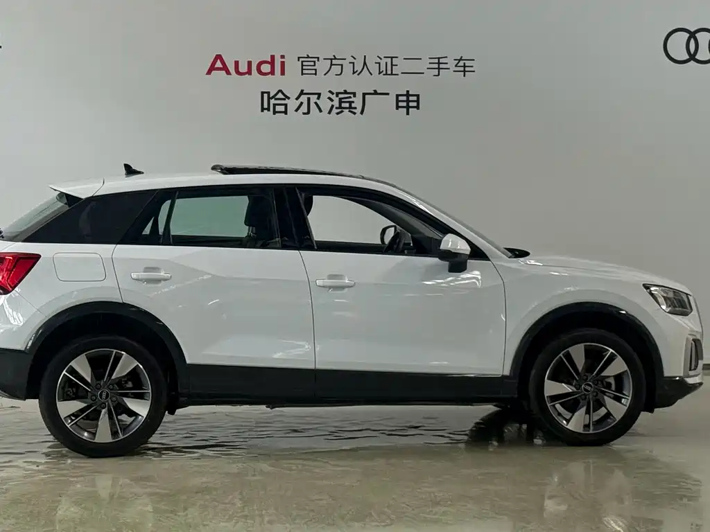 Audi Q2L 2024