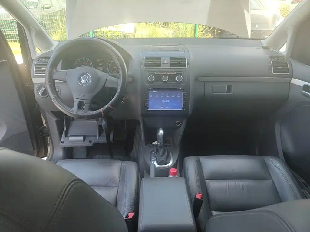 Volkswagen Touran 2015 — фото 10