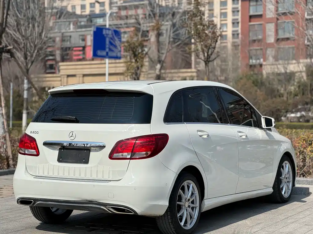 Mercedes-Benz B-Class 2016 — фото 10